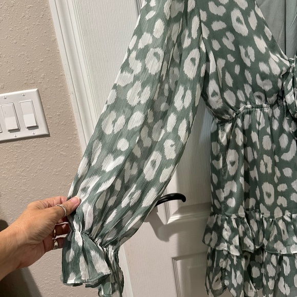 By Together Green Leopard Print Chiffon Ruffled Dress NWOT - Picture 7 of 12